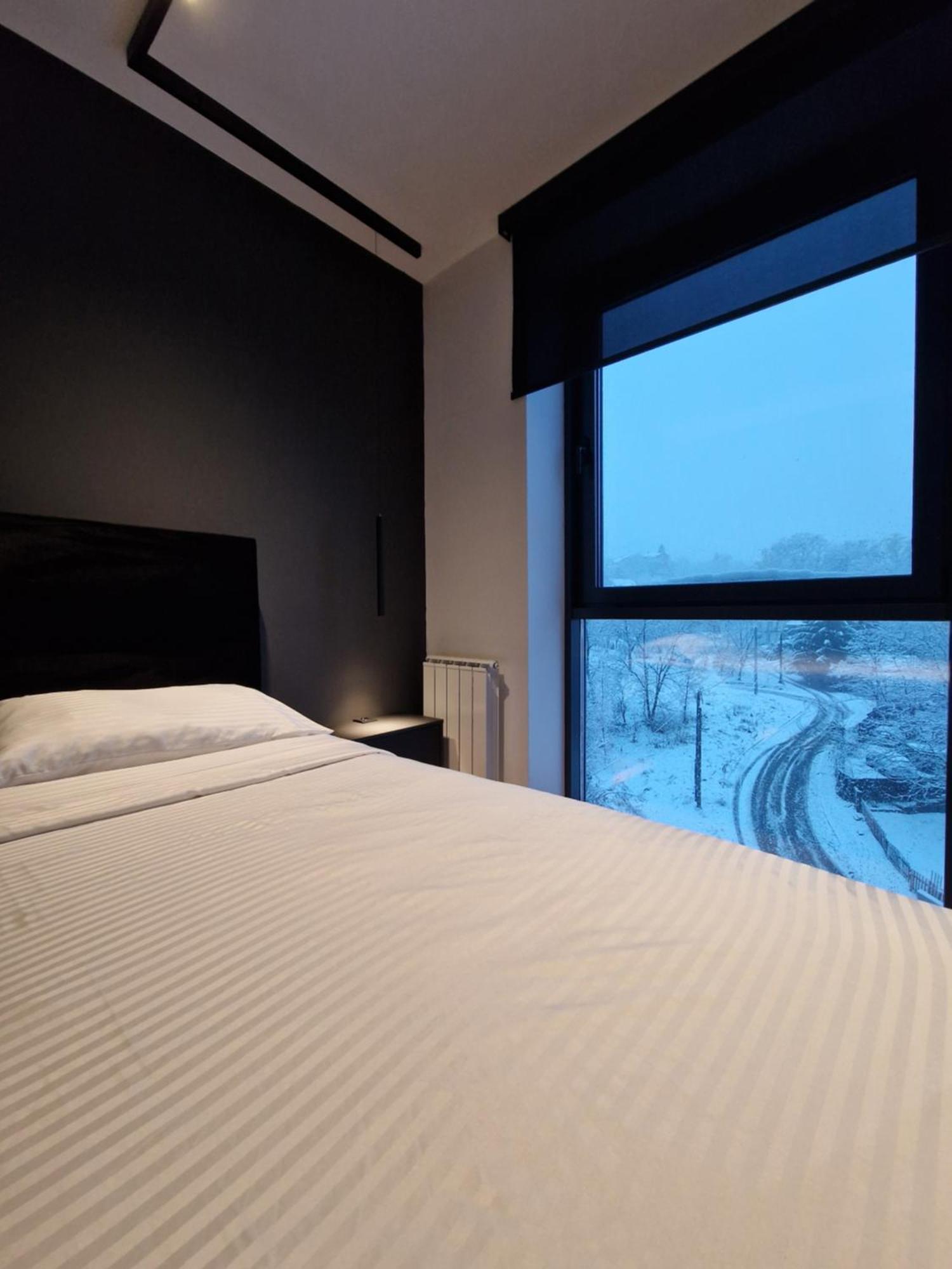 Smart Loft Apartment Τούζλα Εξωτερικό φωτογραφία